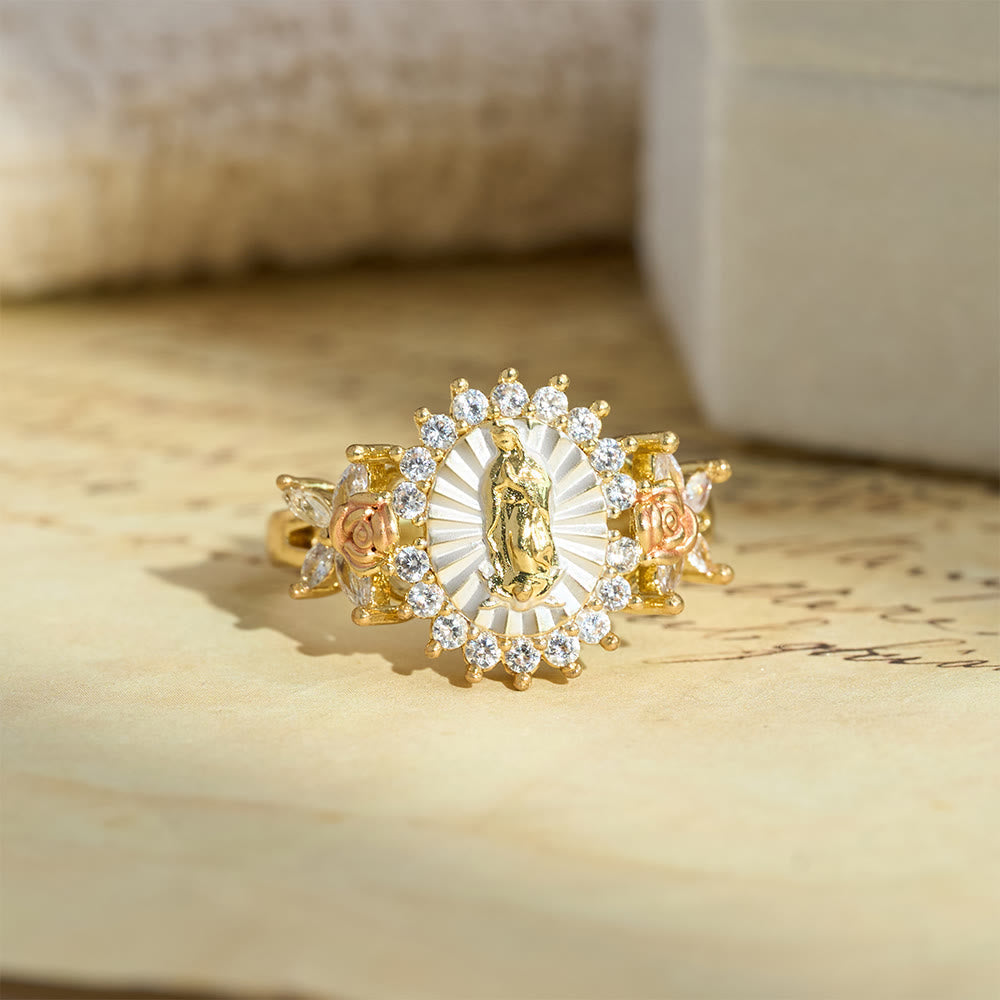 Anillo de Circonia de la Virgen Radiante con Rosas: Lleva la Luz del Amor Maternal