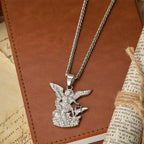 Collar con Dije de San Miguel Arcángel Bicolor: Emblema de Protección Divina