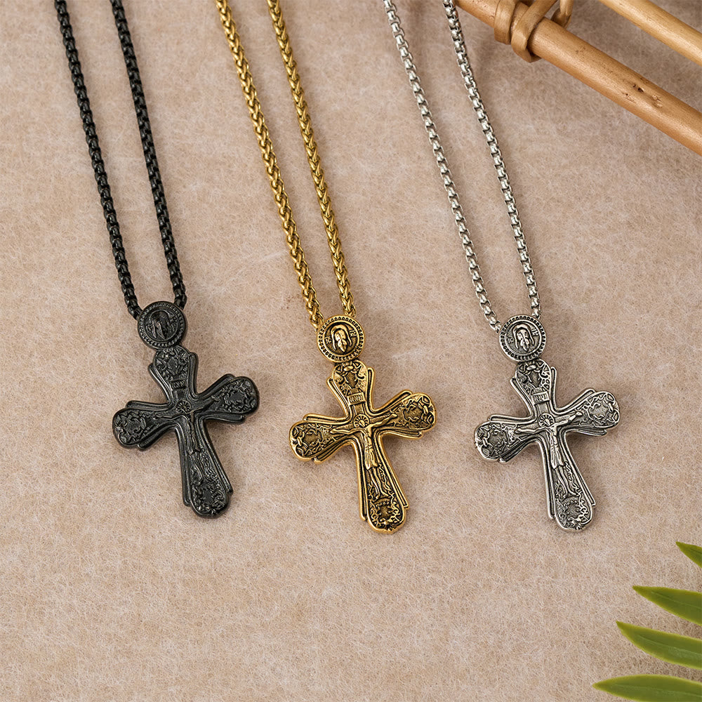 Collar con Dije Crucifijo Ortodoxo: Emblema de Redención y Devoción Sagrada