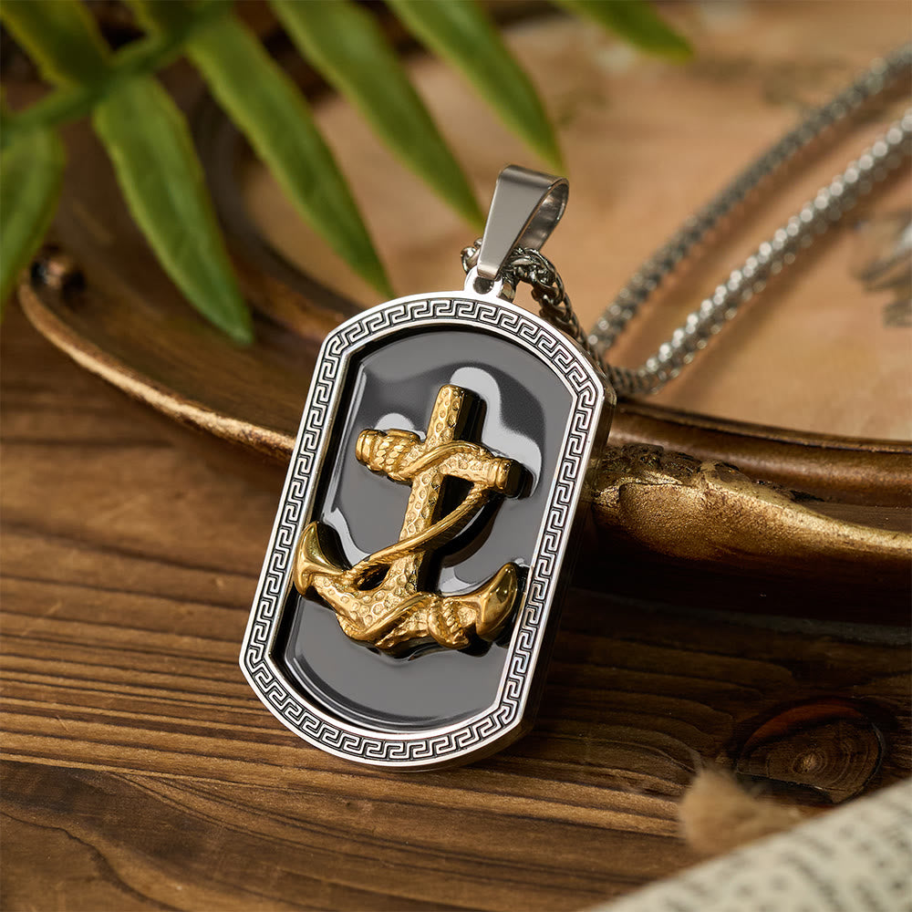 Collar con Dije Placa Militar Cruz Ancla con Greca Griega: Emblema de Fe y Esperanza Firme