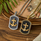 Collar con Dije Placa Militar Cruz Ancla con Greca Griega: Emblema de Fe y Esperanza Firme