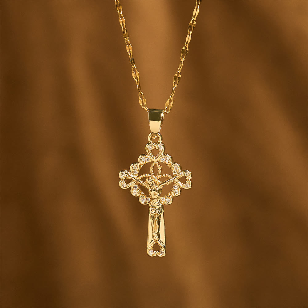 Collar con Dije de Llave Crucifijo con Circonitas: Emblema de Gracia Redentora y Fe