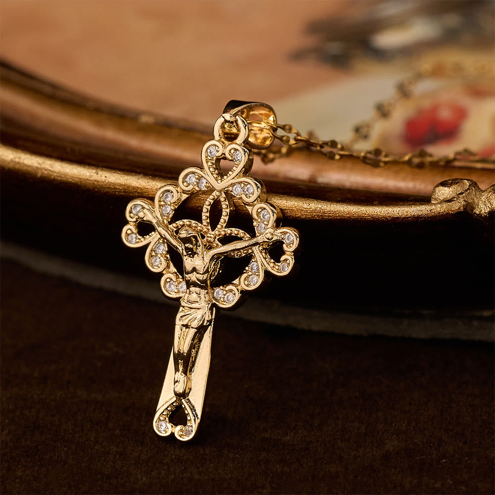 Collar con Dije de Llave Crucifijo con Circonitas: Emblema de Gracia Redentora y Fe