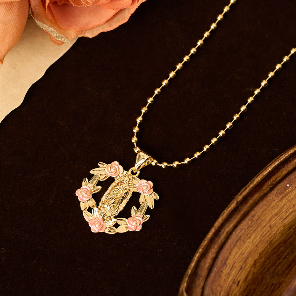 Set de Collares de Fe con la Virgen Ornamentada y Cruz Alada: Emblema de Protección Espiritual