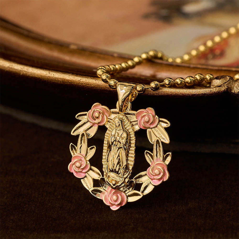 Set de Collares de Fe con la Virgen Ornamentada y Cruz Alada: Emblema de Protección Espiritual