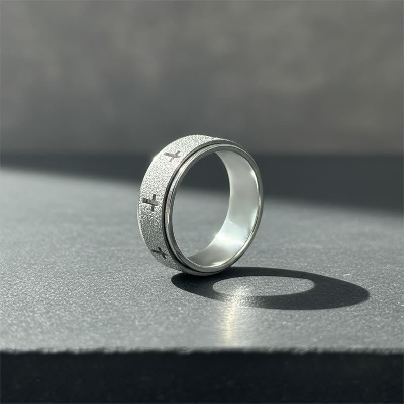 Anillo Giratorio Antiestrés de Cruz: Emblema de Fe Inquebrantable