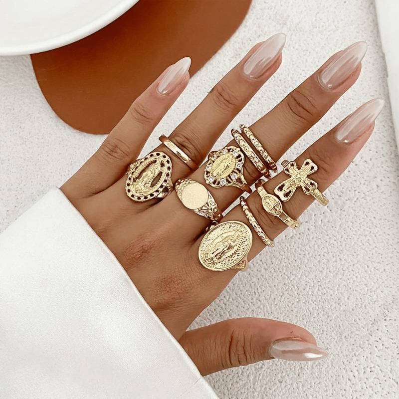Set de Anillos de Cruz Mariana en Oro y Plata: Señal de Devoción Celestial