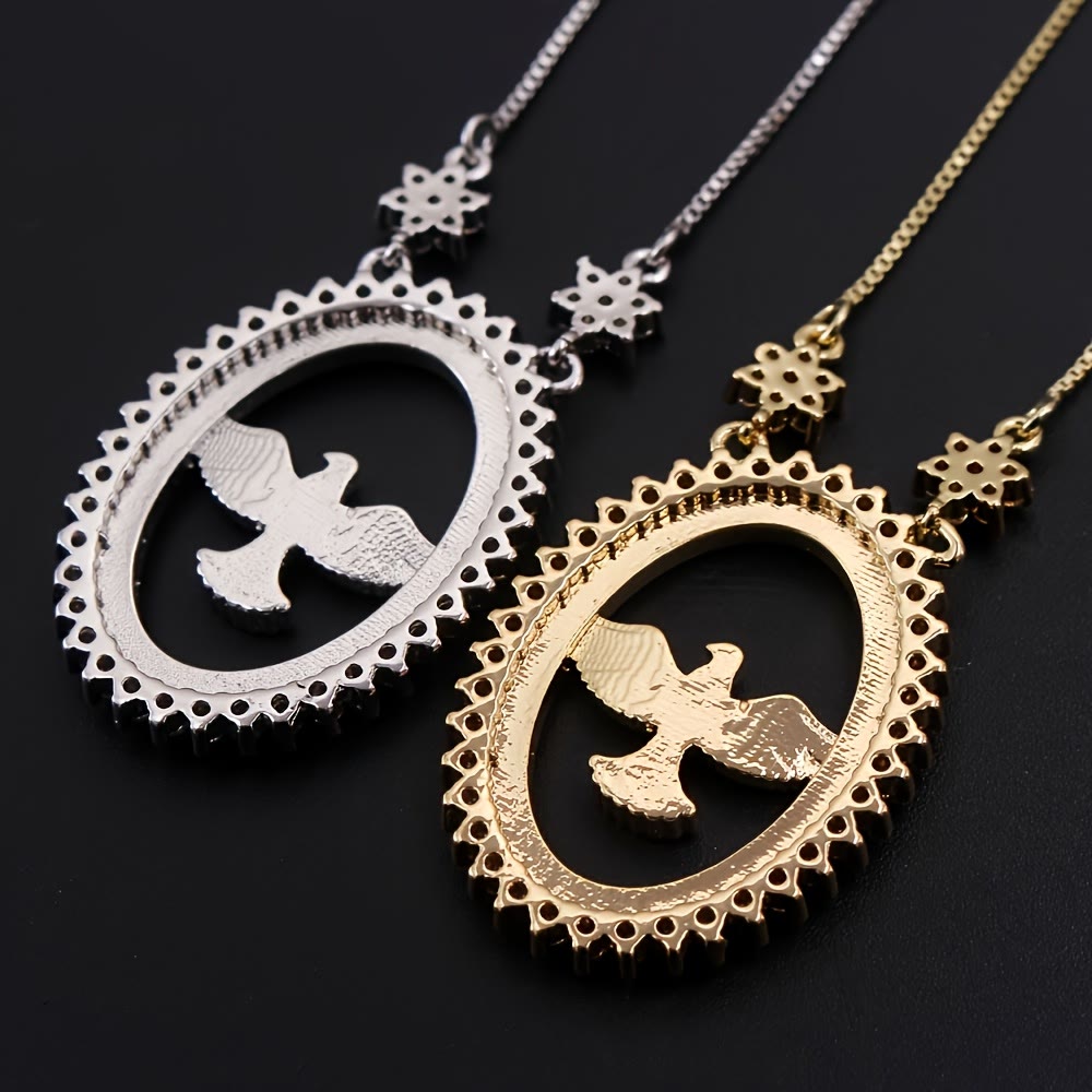 Collar con Dije Ovalado de Paloma con Circonita: Emblema de Paz Divina y Espíritu Santo