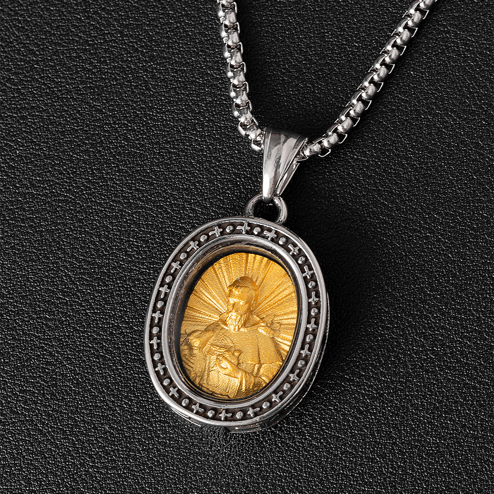 Collar de Titanio con Dije de Medalla Dorada de Cristo
