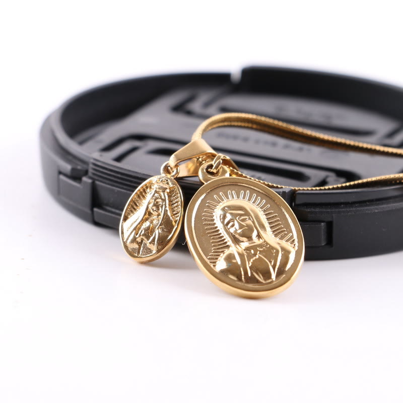 Collar de Oro con Doble Dije Redondo de la Virgen