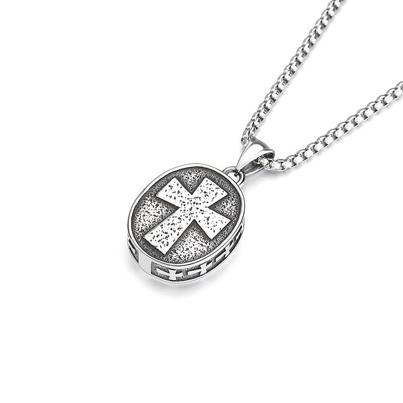 Collar de Titanio con Dije de Medalla Dorada de Cristo