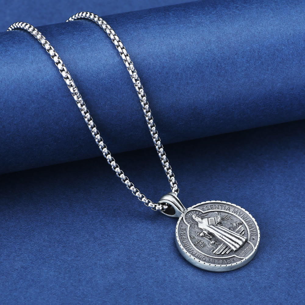 Collar Católico Vintage con Dije de San Benito: Joyería Amuleto para la Oración
