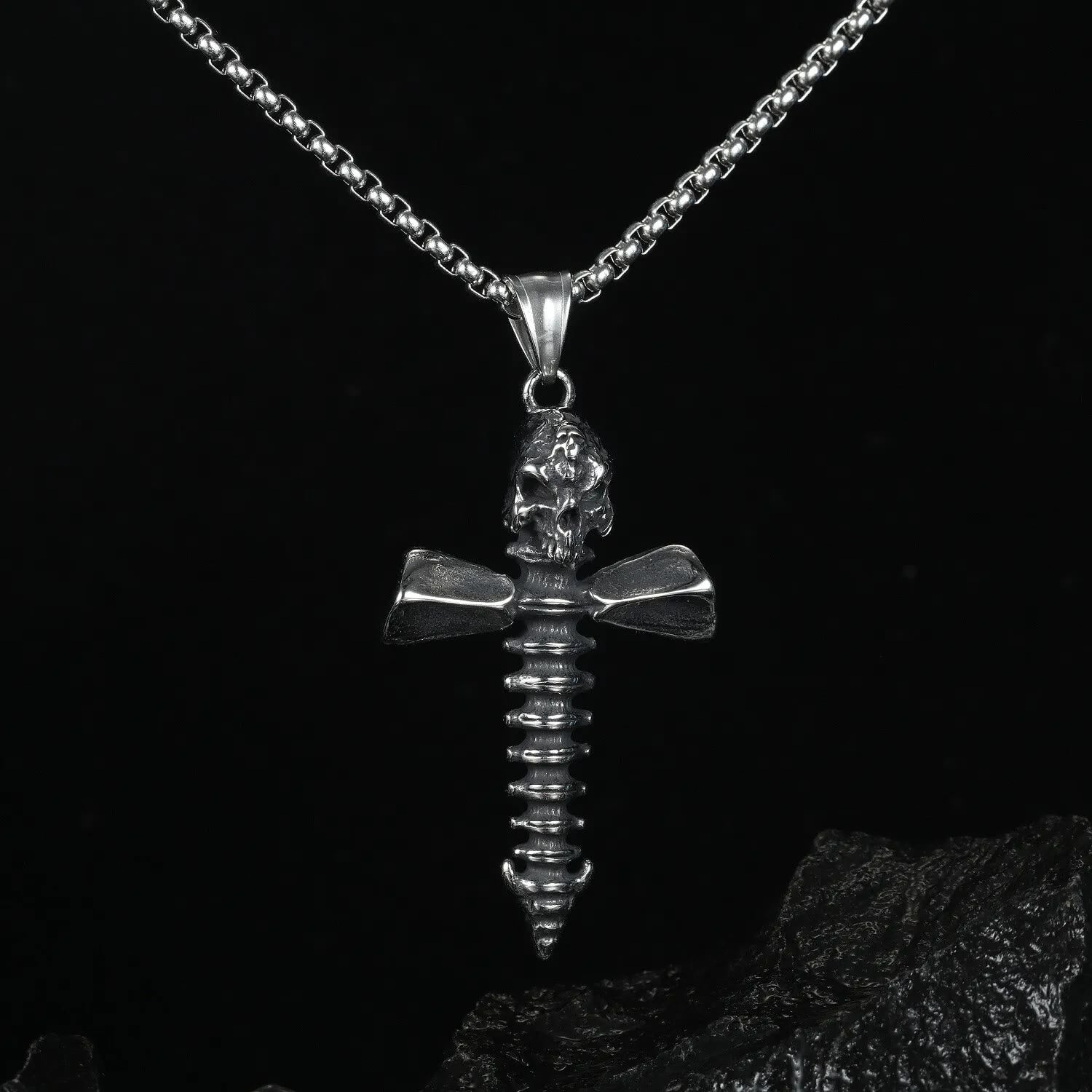 Collar con Dije de Calavera y Huesos Cruzados Estilo Punk