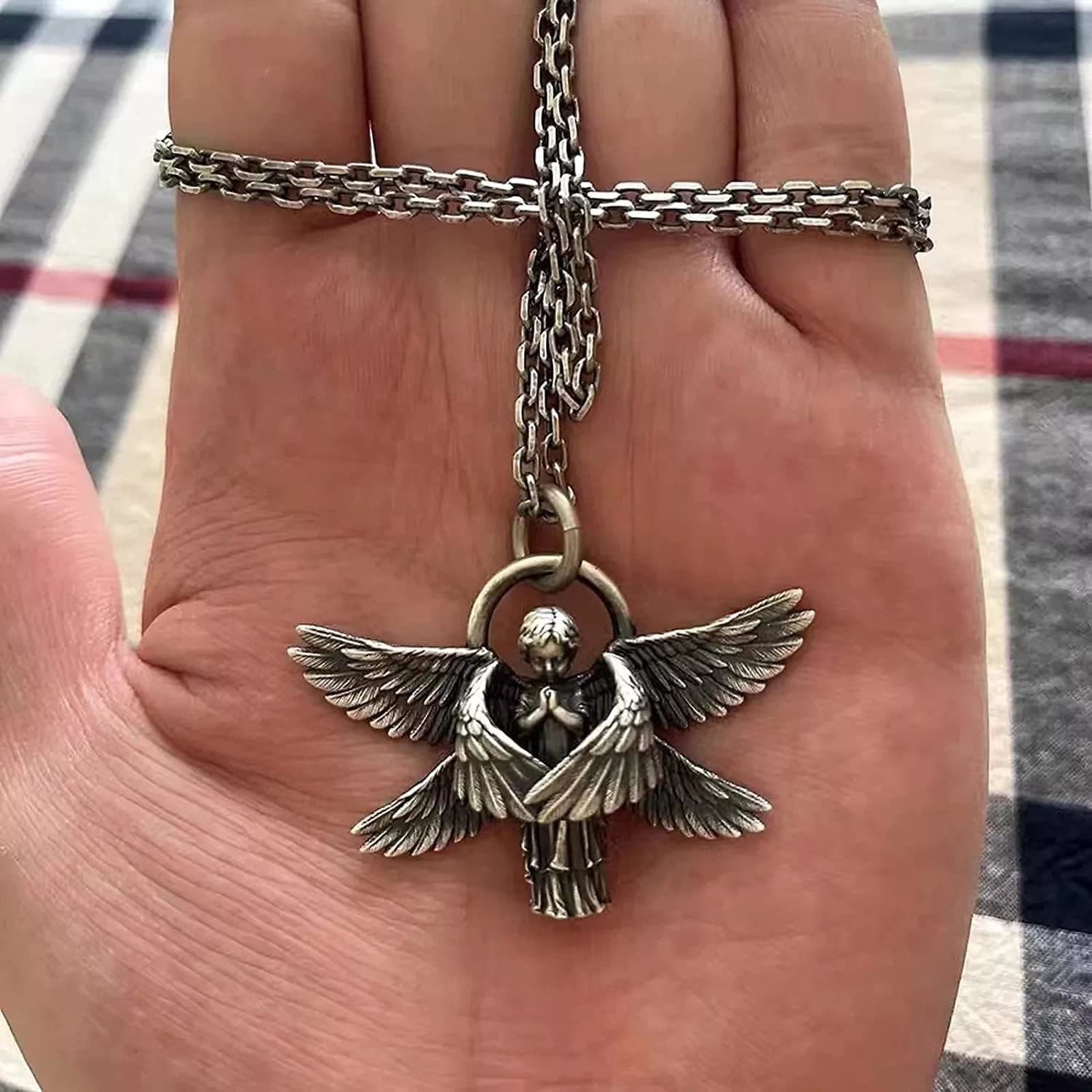 Collar de Buena Suerte con Dije de Ala de Ángel Orante