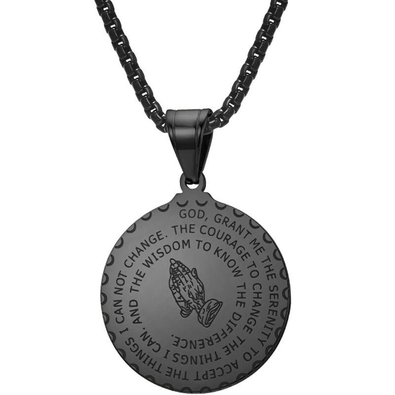 Collar con Placa Redonda de Manos Orando