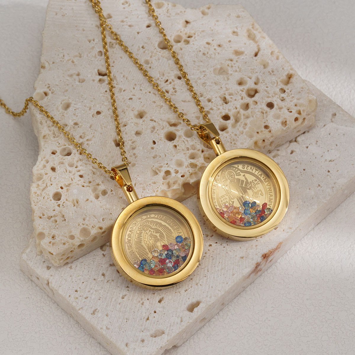 Collar Redondo de Oro Reversible: Virgen y San Benito
