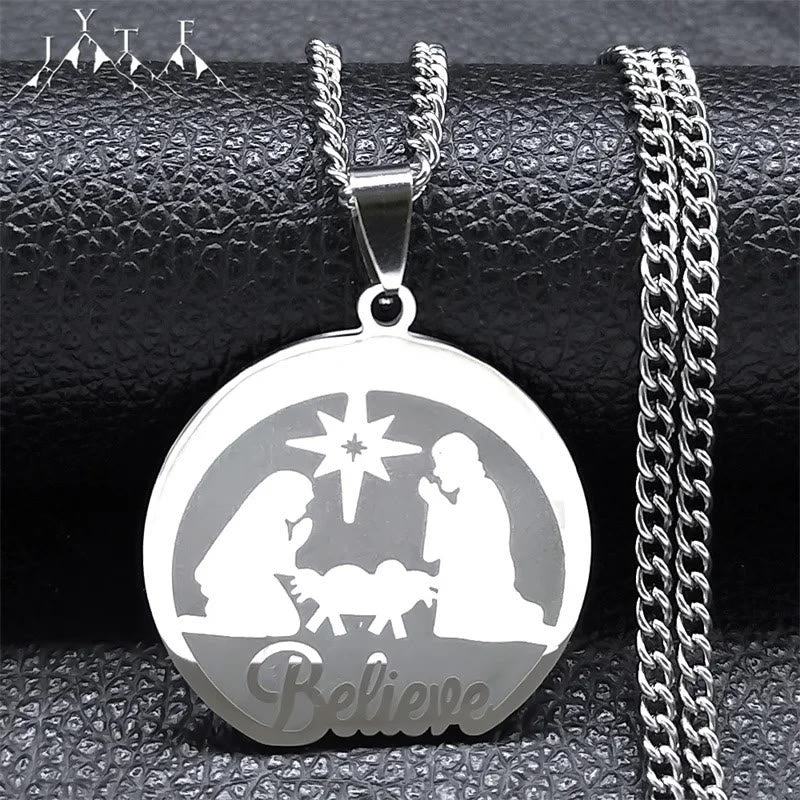 Collar de Plata de Navidad "Cree" con Natividad