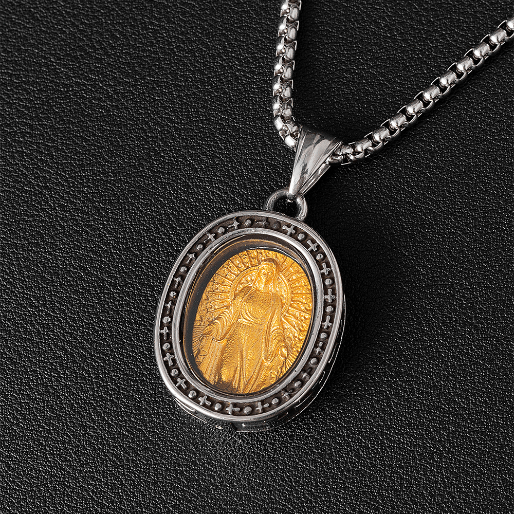 Collar de Titanio con Dije de Medalla Dorada de Cristo