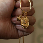 Collar de Oro con Doble Dije Redondo de la Virgen