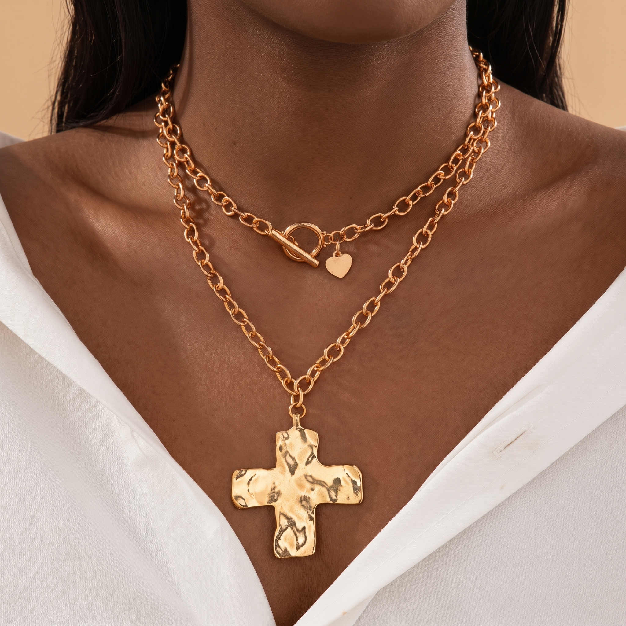 Collar Serie Cruz Martillada: Fe Contemporánea y Devoción con Estilo