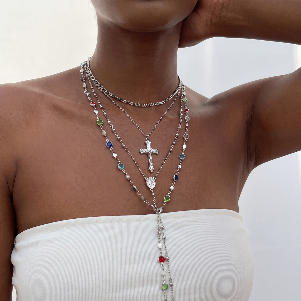 Set de Collares de Cruz por Capas: Fe en Varias Hebras y Expresión de Moda
