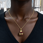 Collar con Dije del Sagrado Corazón de Jesús con Gemas Rojas Estilo Moderno