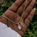 Collar de Doble Fe con la Virgen y Cruz: Compañero Firme para la Fe Diaria