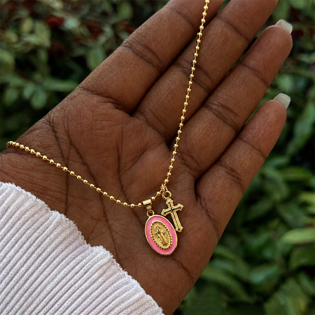 Collar de Doble Fe con la Virgen y Cruz: Compañero Firme para la Fe Diaria