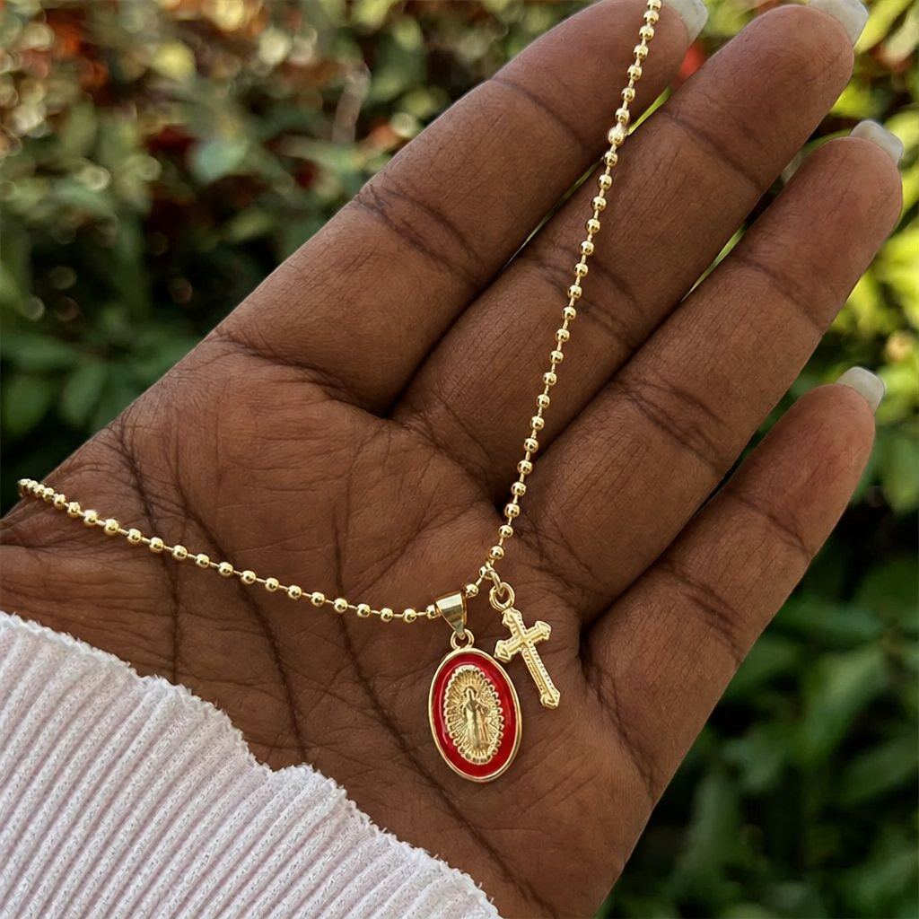 Collar de Doble Fe con la Virgen y Cruz: Compañero Firme para la Fe Diaria