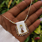 Collares con Figuras Divinas Estilo Caricatura: Símbolo Querido de Fe