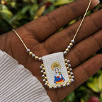 Collares con Figuras Divinas Estilo Caricatura: Símbolo Querido de Fe