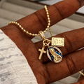 Set de Joyería con Dije de la Virgen de la Gracia: Símbolo de Devoción Eterna