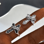 Anillo Moderno con Cruz y Corona Regia en 2 Colores: Fusión de Fe y Realeza